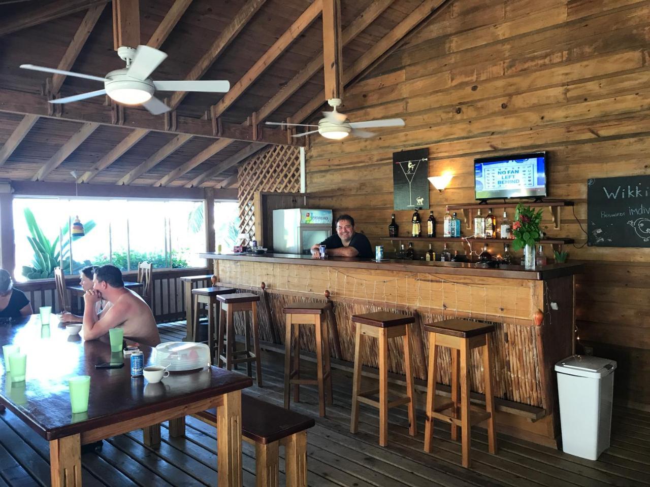 Wikkid Resort Dixon Cove Ngoại thất bức ảnh
